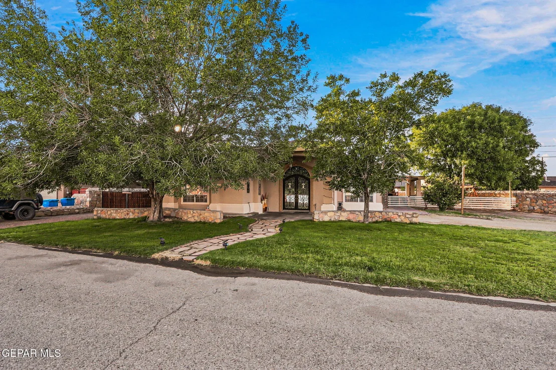 Photo of 411 BURKETT Drive