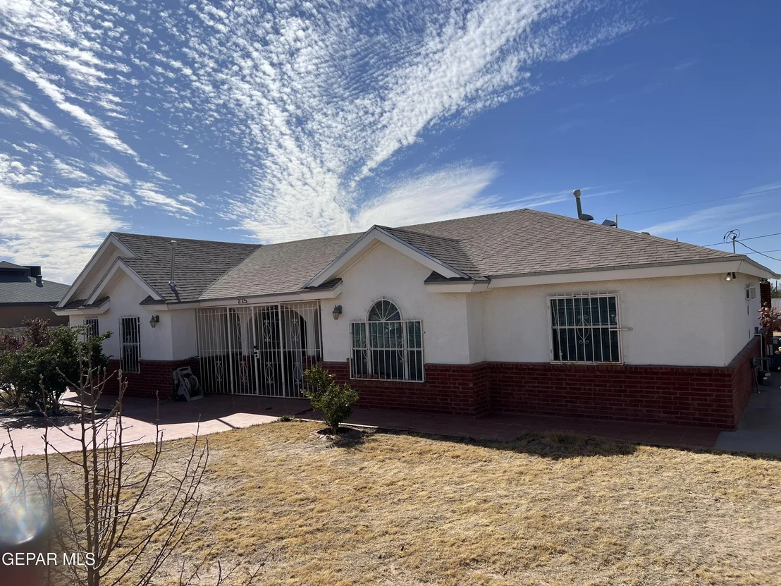 Photo of 225 PEYTON Road