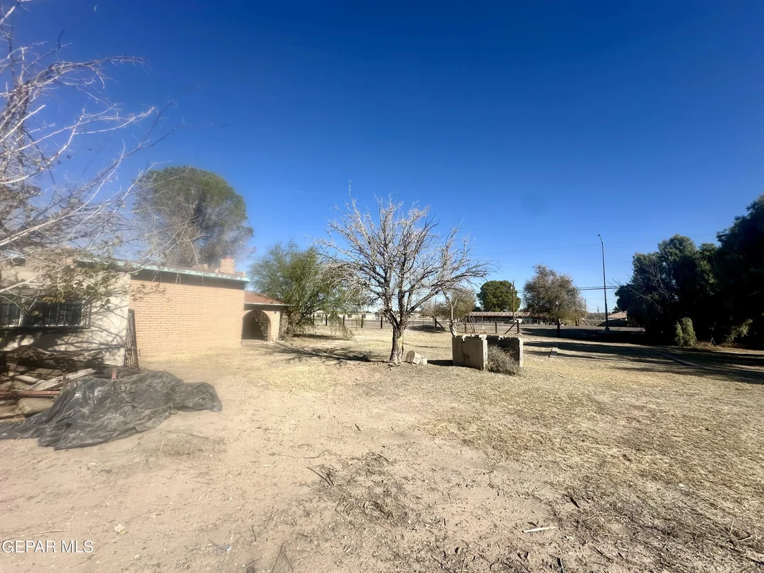 Photo of 12724 Alameda Avenue