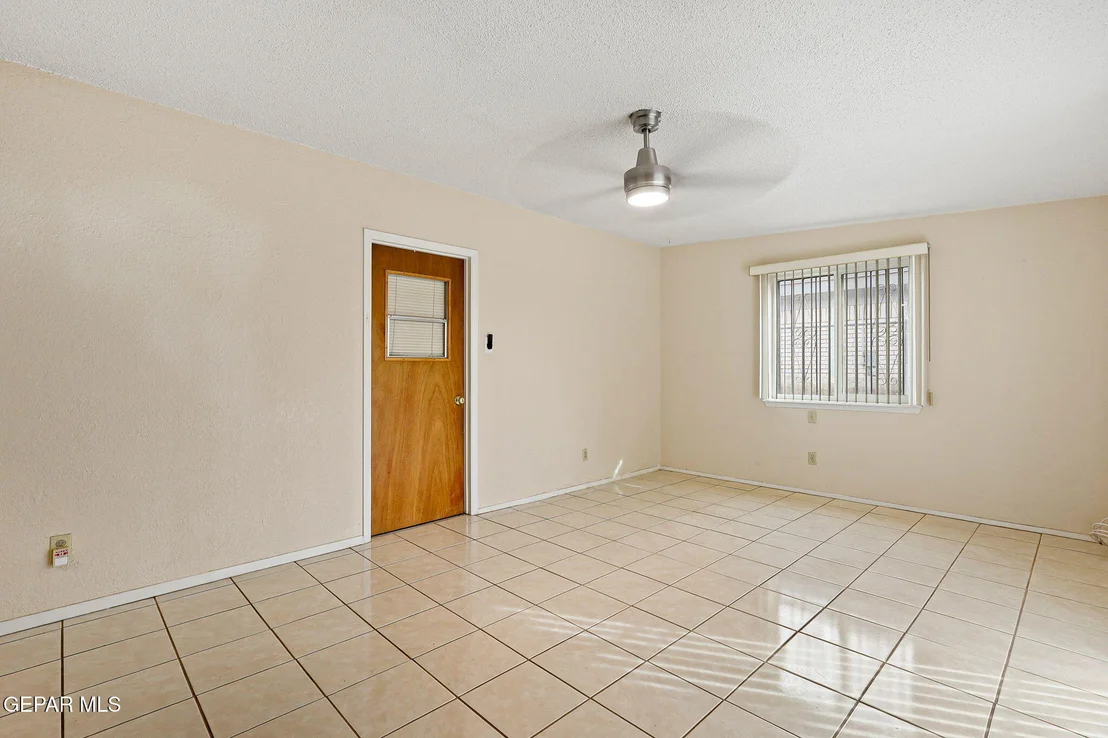 Photo of 233 MANUEL Drive