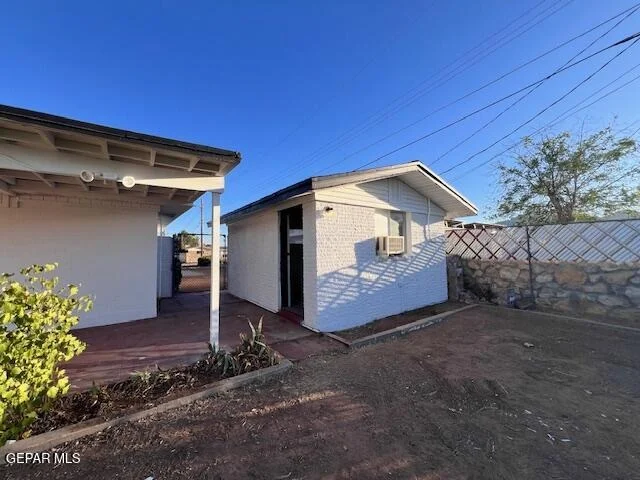 Photo of 5329 DOWNS Court