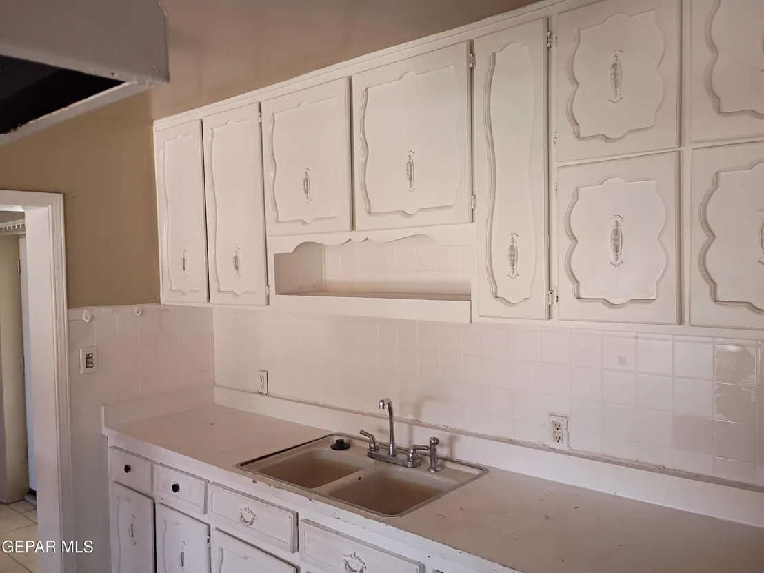 Photo of 8108 LA PALOMA Circle