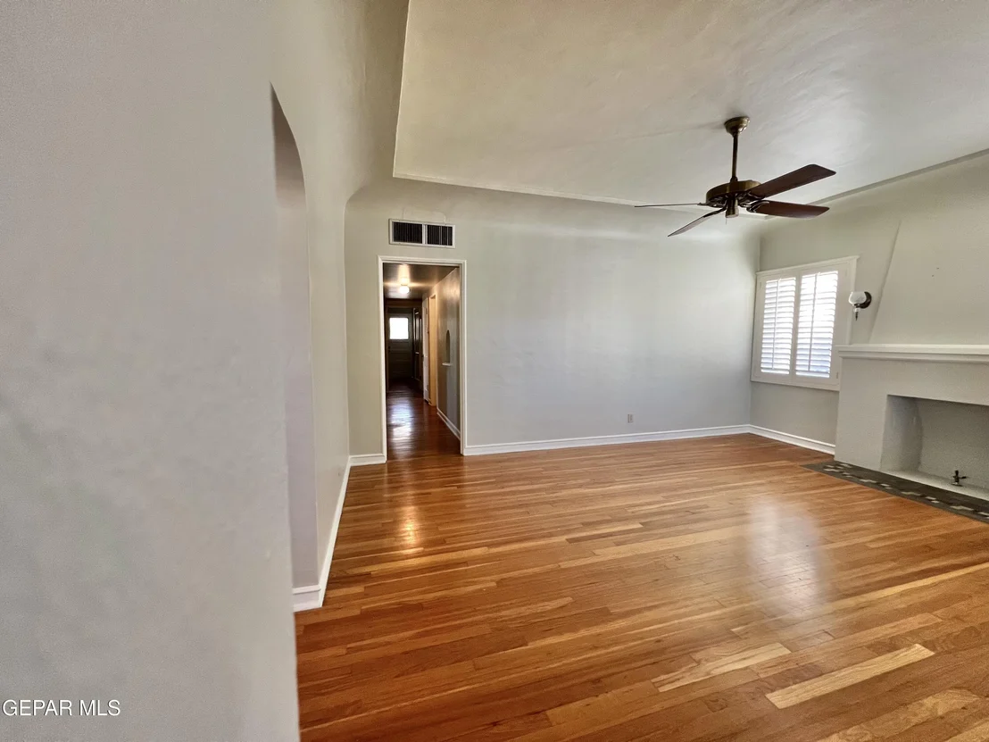 Photo of 4785 CUMBERLAND Circle