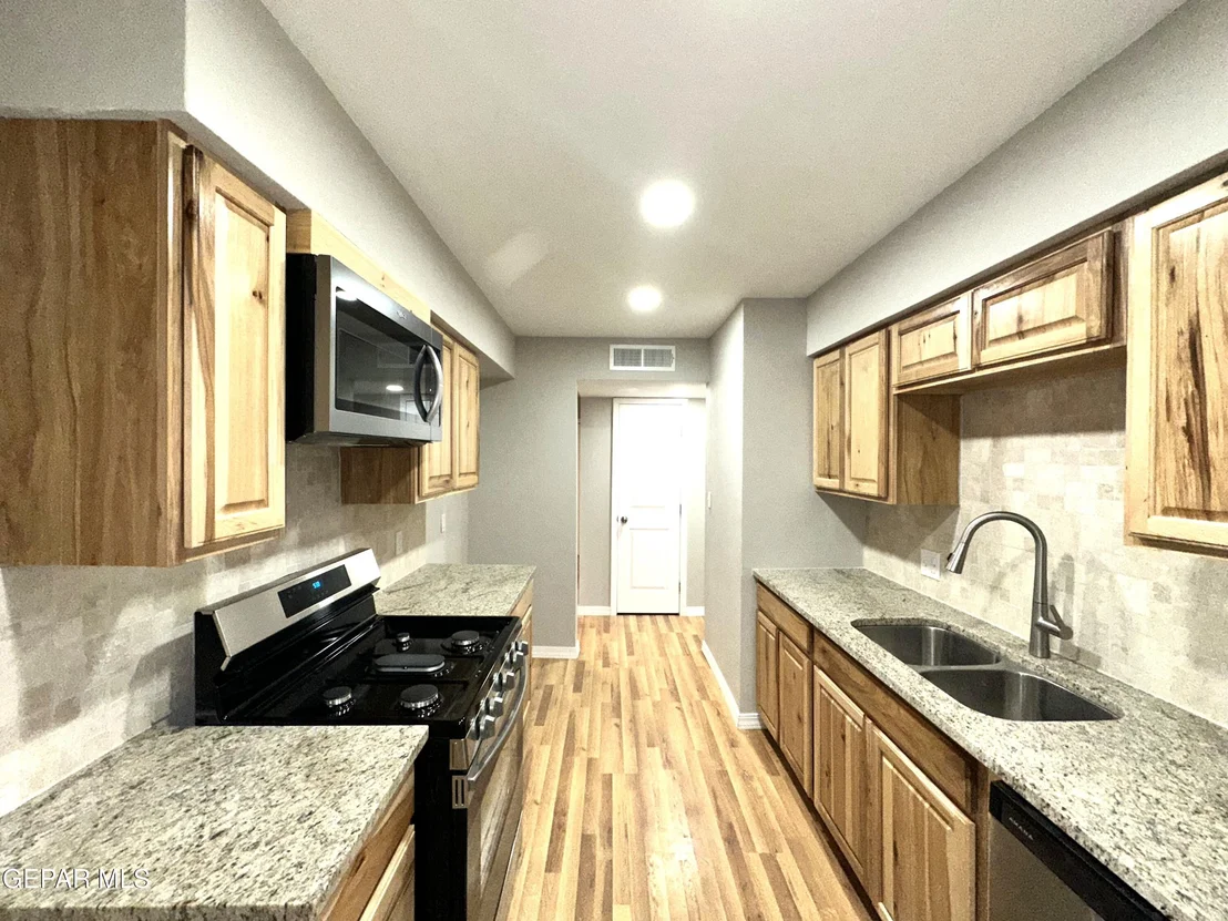 Photo of 10808 OPALSTONE Street