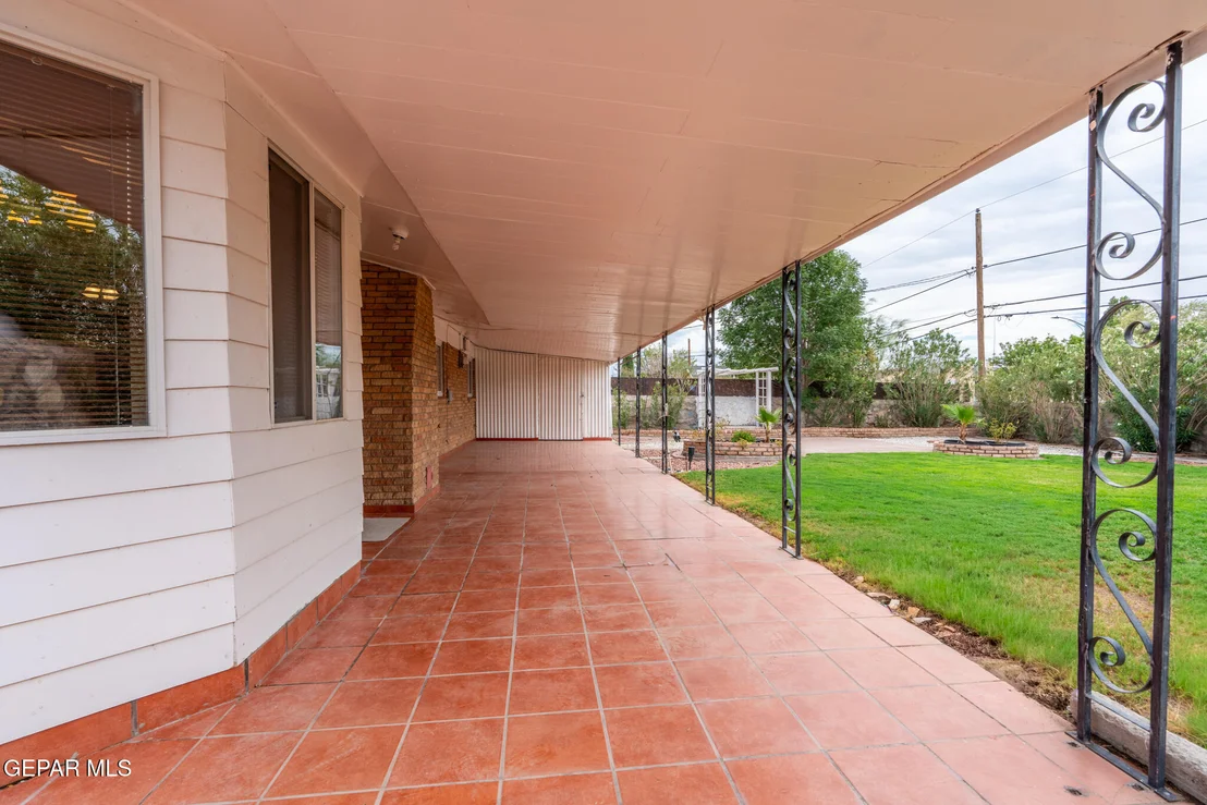 Photo of 8516 Mineola Drive