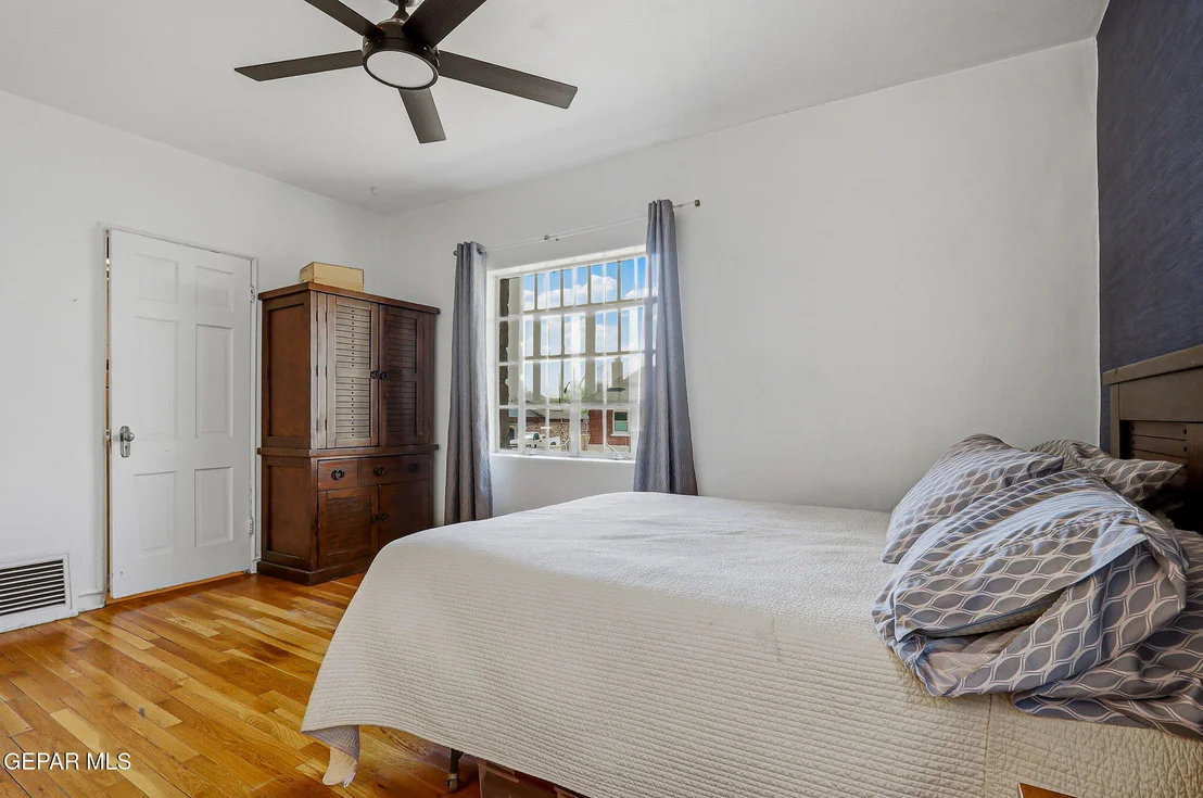 Photo of 700 E BALTIMORE Drive