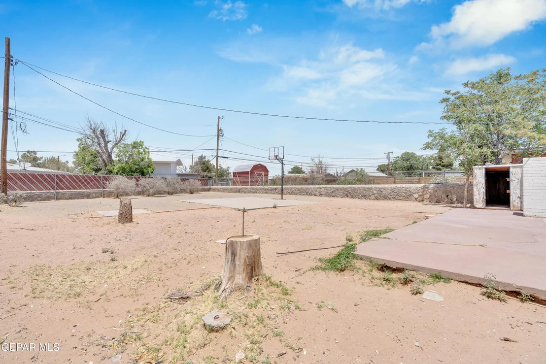 Photo of 7605 Parkland Drive