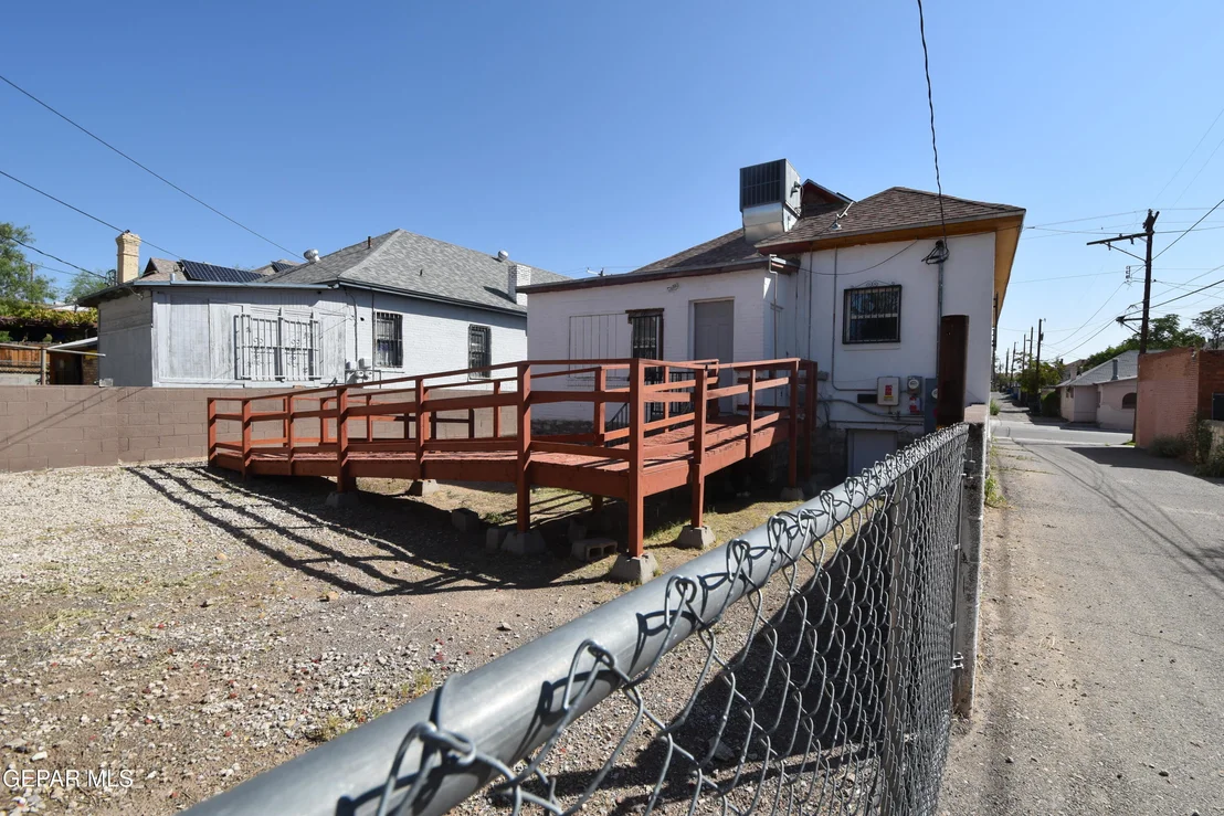 Photo of 1113 N Octavia Street