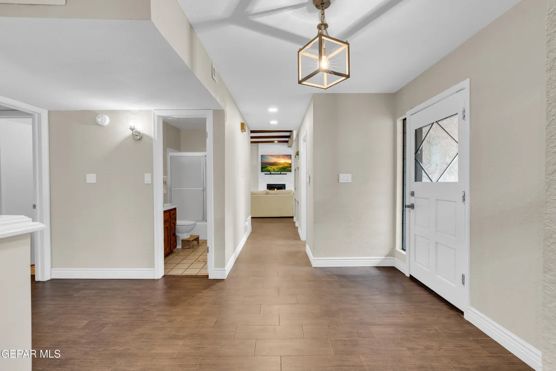 Photo of 425 VALPLANO Drive