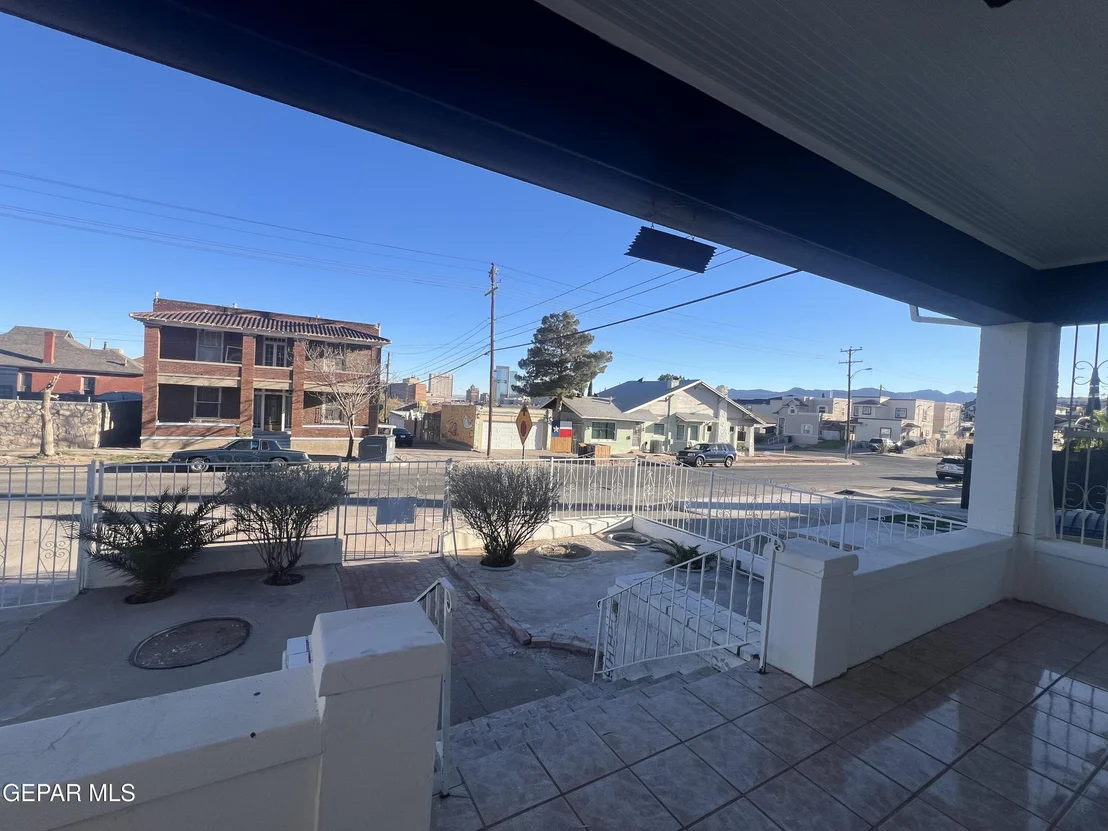 Photo of 507 E CLIFF Drive