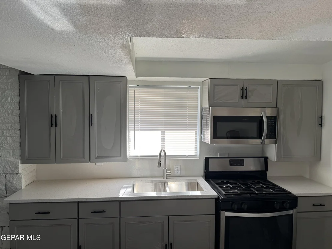 Photo of 331 CARNIVAL Drive