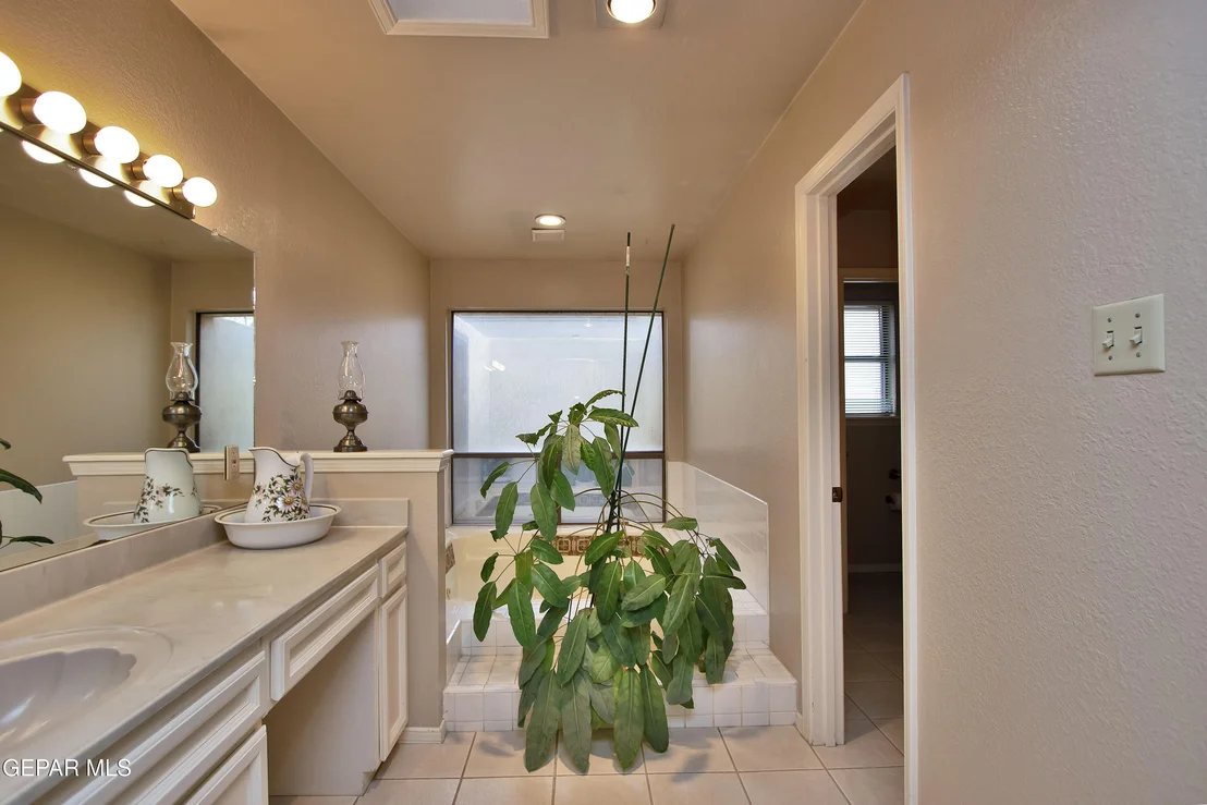Photo of 308 Stotts Avenue
