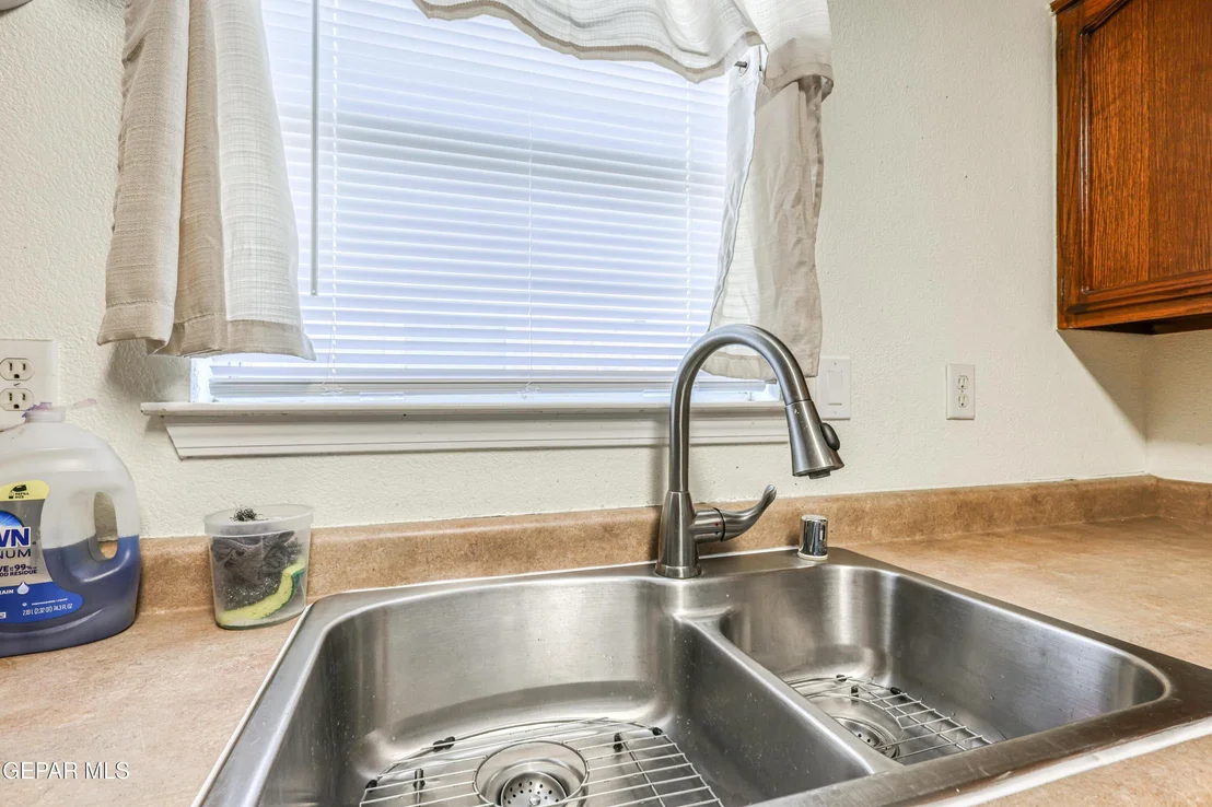 Photo of 12281 SUN BRIDGE Place