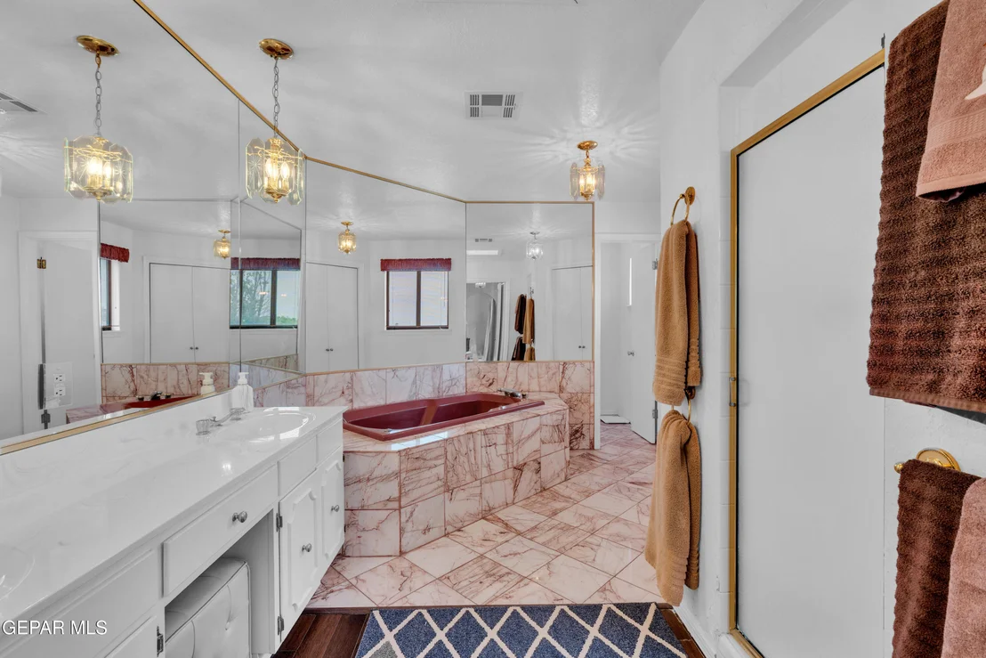 Photo of 425 VALPLANO Drive