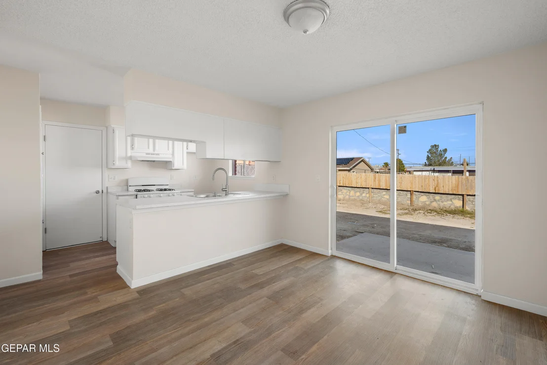 Photo of 220 MARAVILLA Drive
