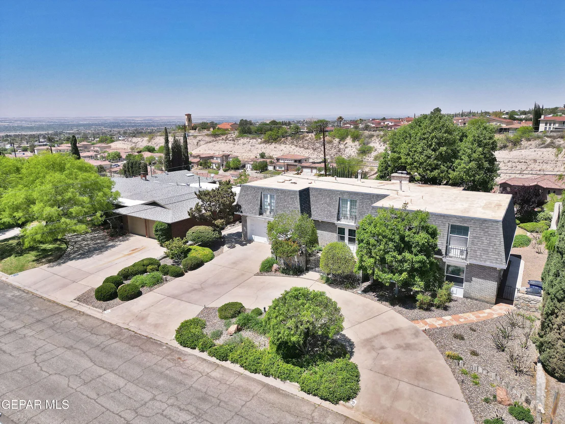 Photo of 517 Stonebluff Road