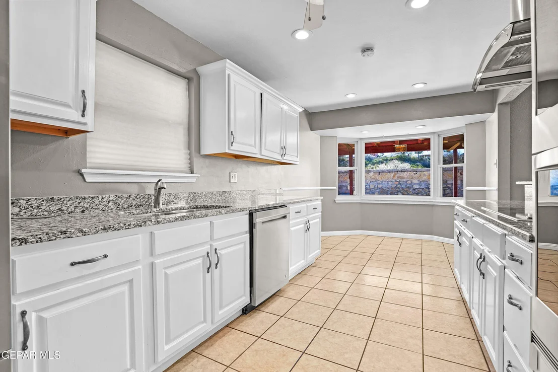 Photo of 700 DE LEON Drive