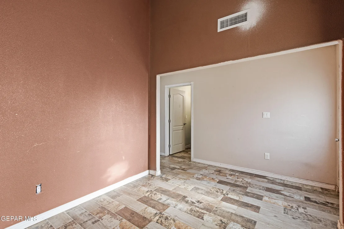 Photo of 360 Judge Bean Circle