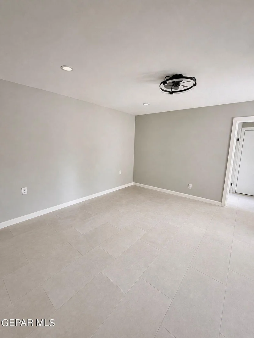 Photo of 775 W BORDERLAND Road