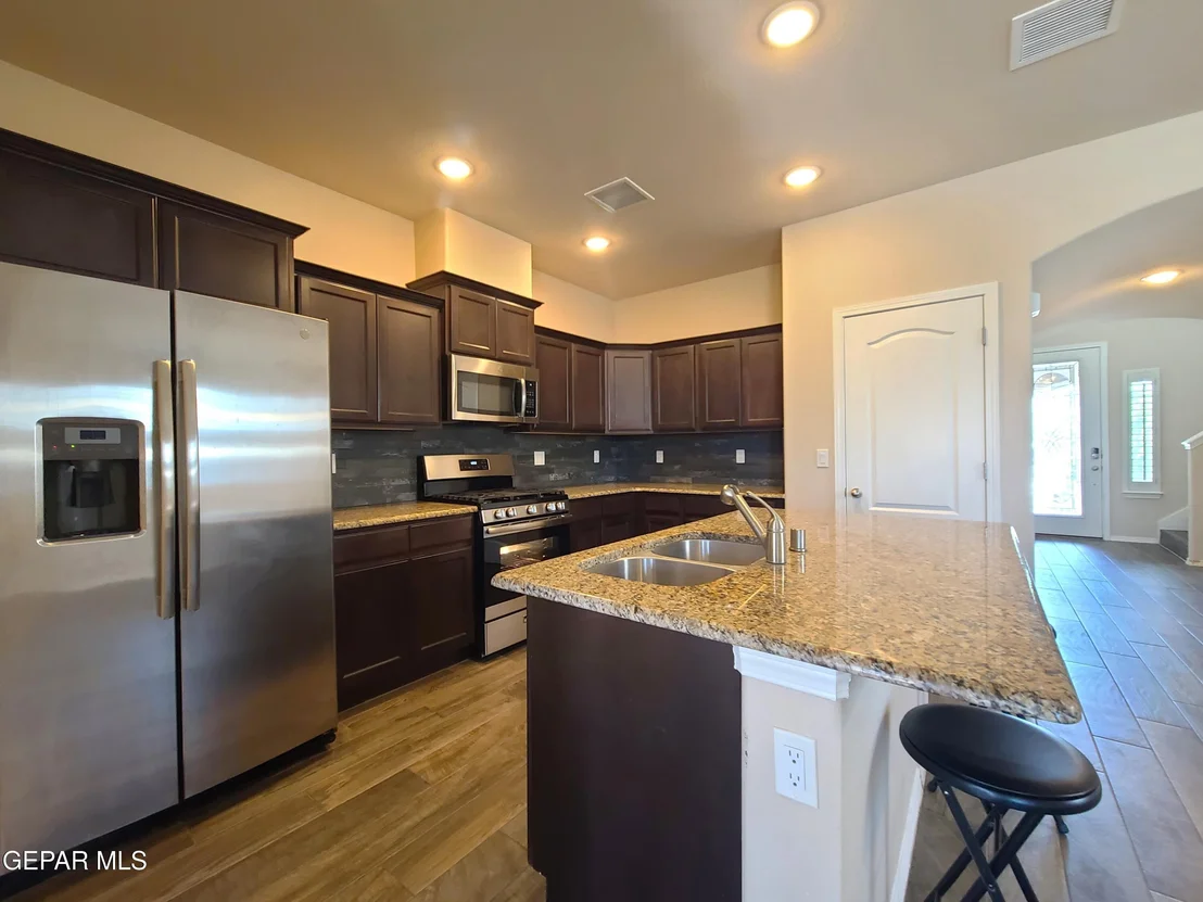Photo of 7421 EAGLE VISTA Drive