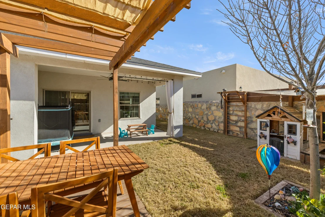 Photo of 6541 TOIVOA Place