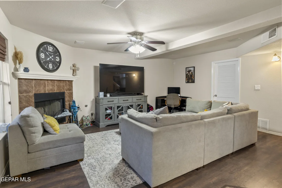 Photo of 6617 PARQUE DEL SOL Drive