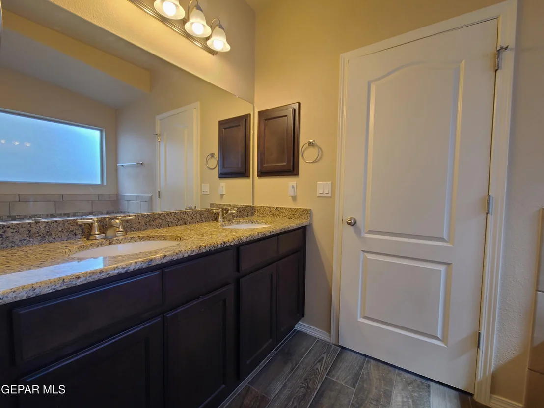 Photo of 7421 EAGLE VISTA Drive