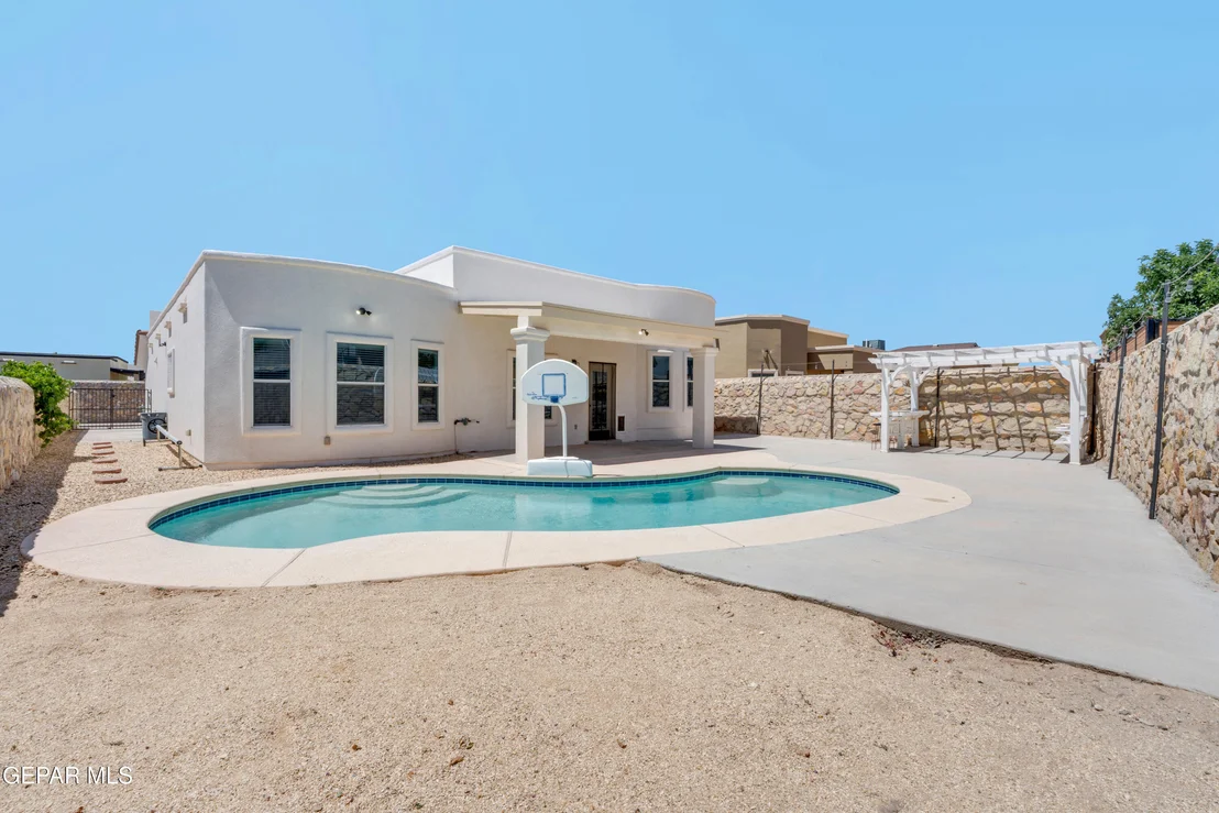Photo of 3040 STORMY POINT Drive