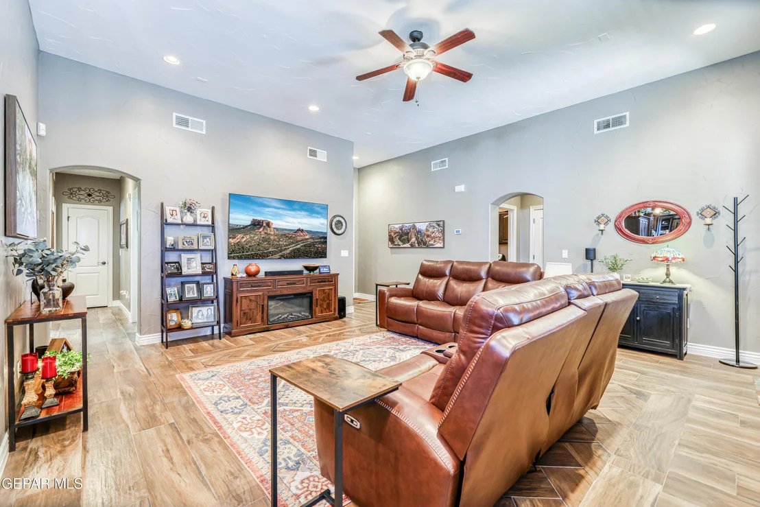 Photo of 3053 SNOWY POINT Drive