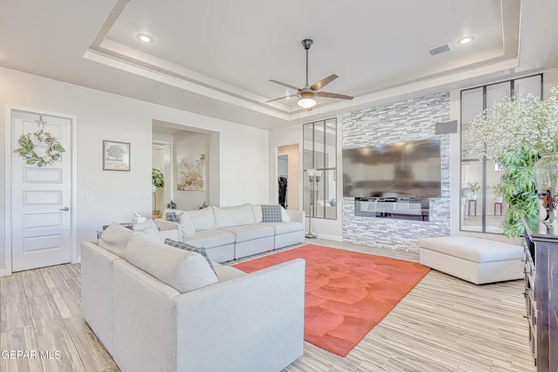 Photo of 484 BINGLEY Place