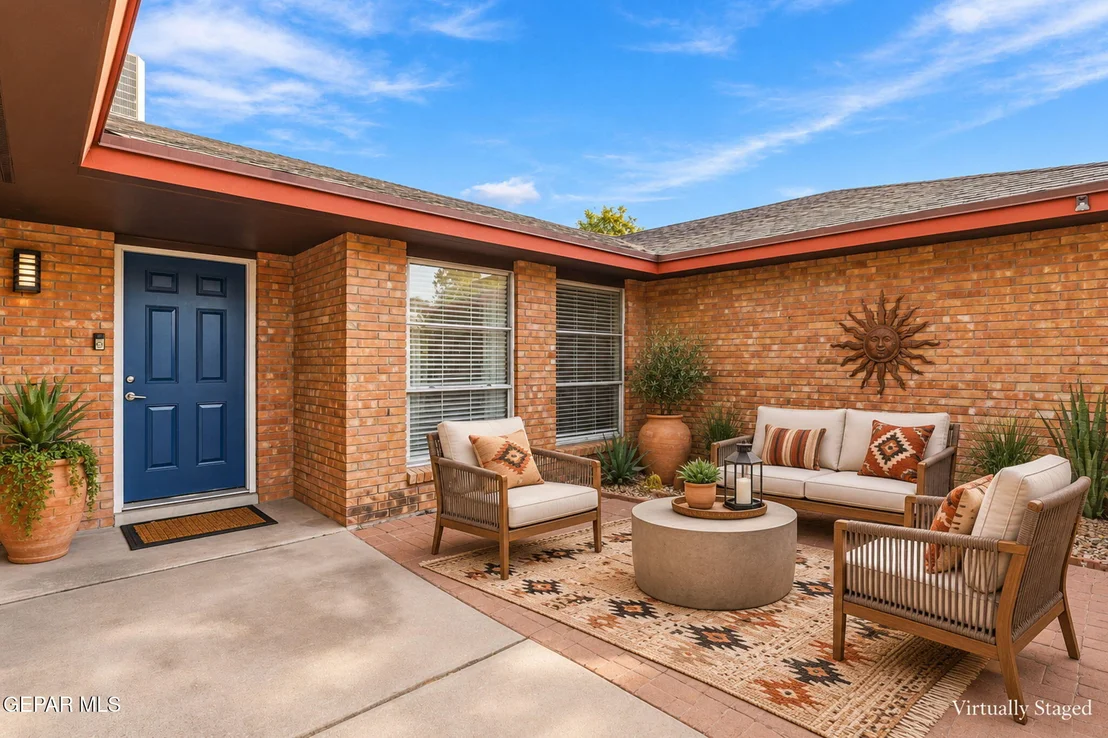 Photo of 220 SERRANIA Drive
