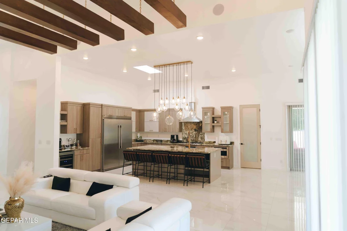 Photo of 653 BIR Circle