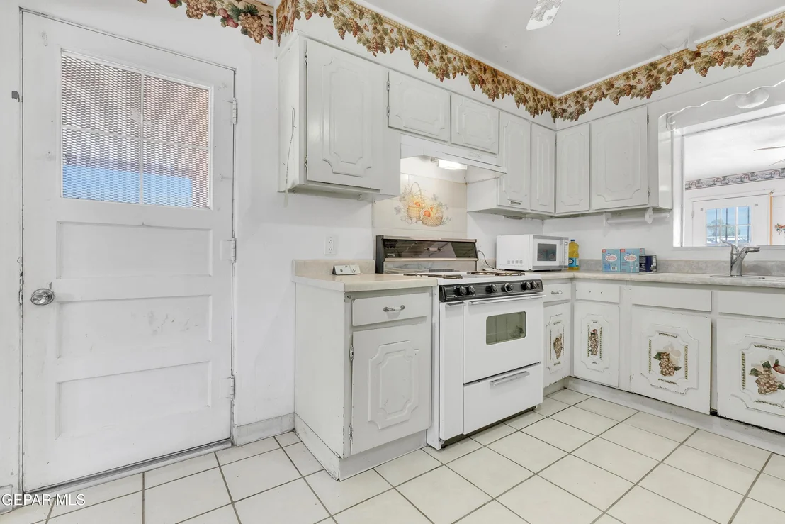 Photo of 5013 Flower Drive