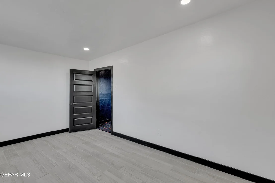 Photo of 3116 Titanic Avenue