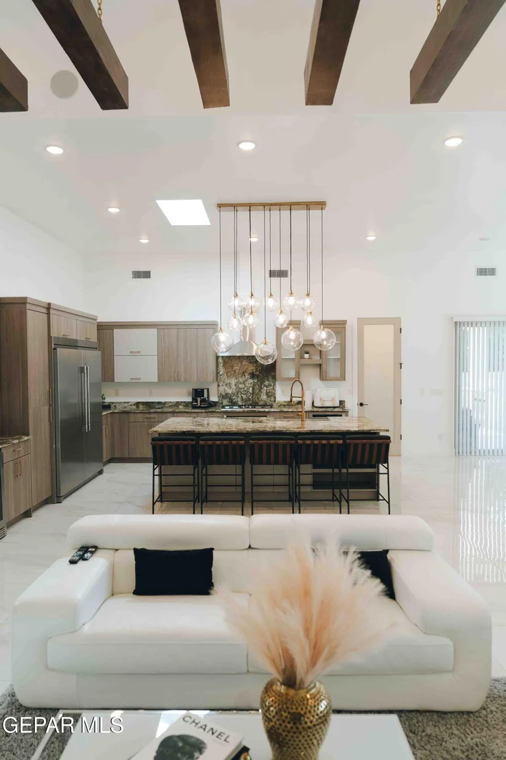 Photo of 653 BIR Circle
