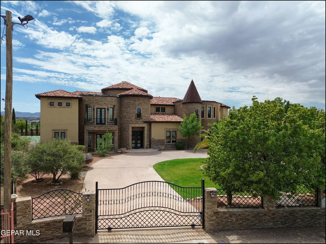 Photo of 4006 ROADSIDE Court