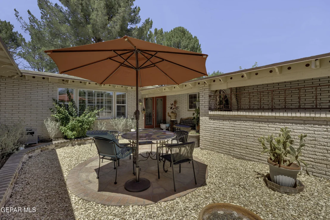 Photo of 801 MONTCLAIR Drive
