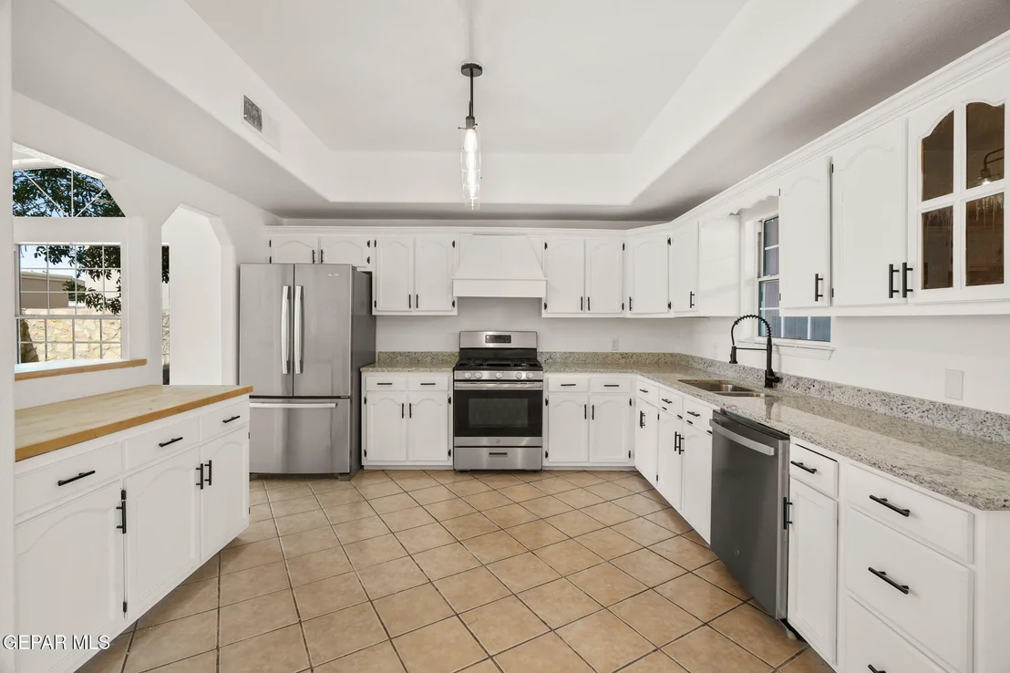 Photo of 12385 Orchard Park