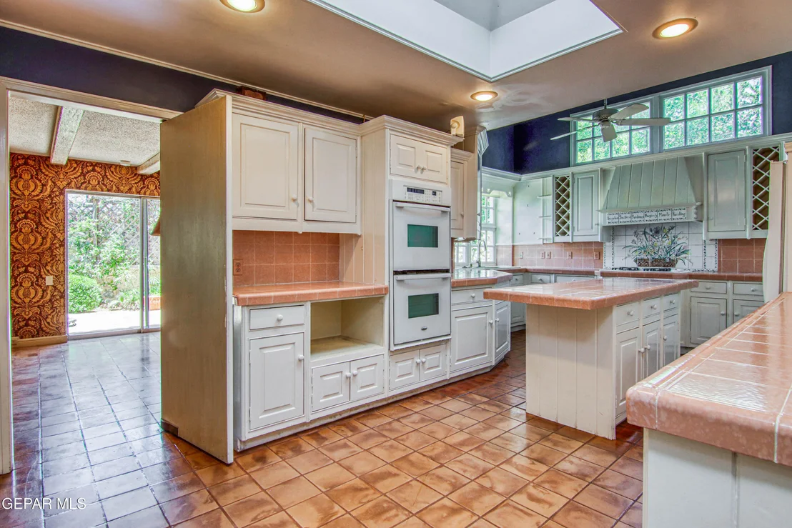 Photo of 6041 TORREY PINES Drive