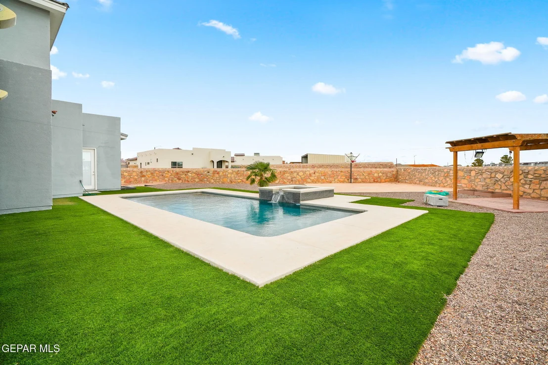 Photo of 13680 MATFEN Avenue