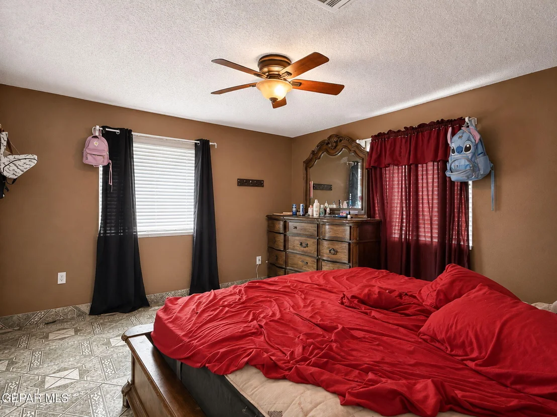 Photo of 1178 YANN Road