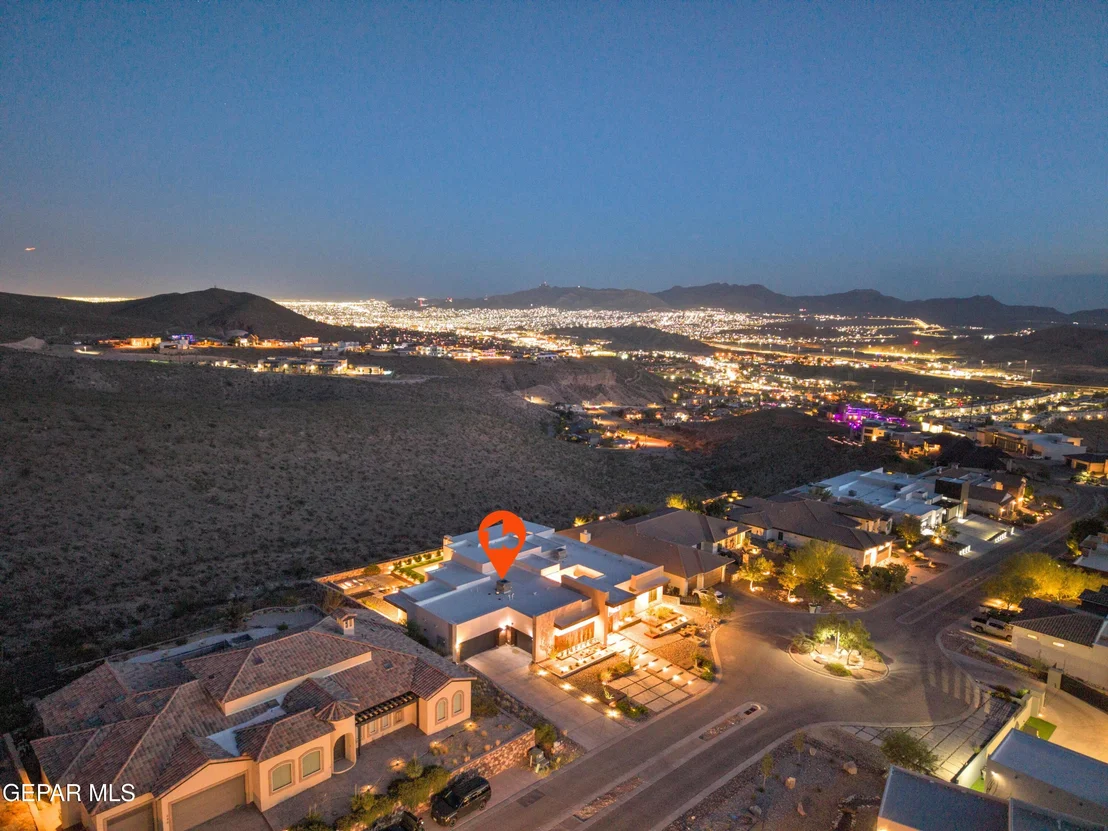 Photo of 386 ROCKY POINTE Drive