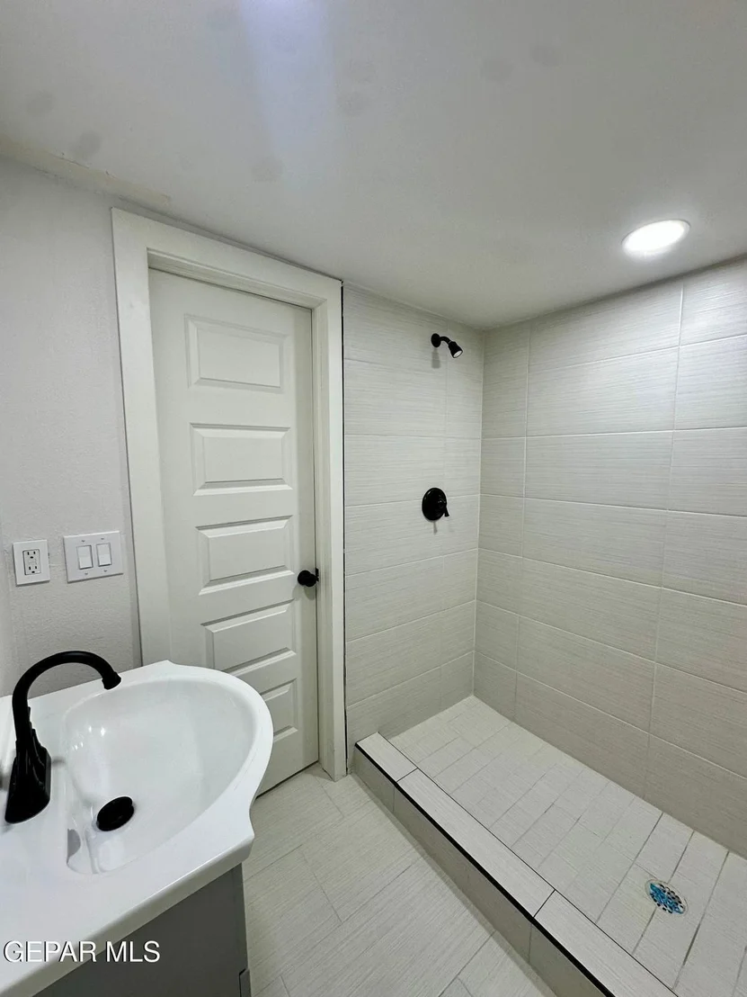 Photo of 8045 GILBERT Drive