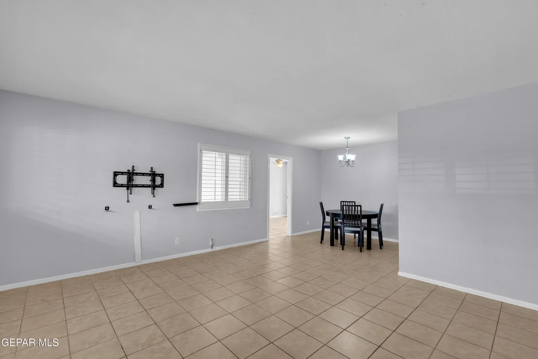 Photo of 321 CRESTMONT Drive