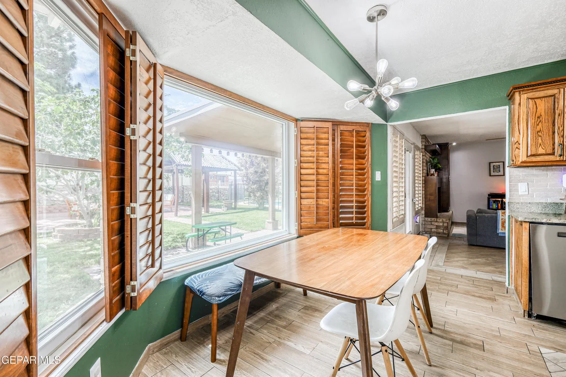 Photo of 708 SOMERSET Drive