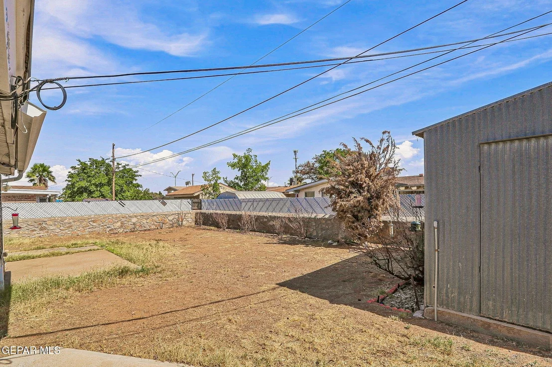 Photo of 5732 DEVON Avenue