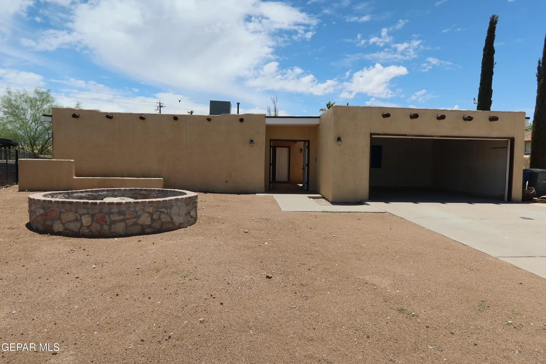 Photo of 836 DE LEON Drive