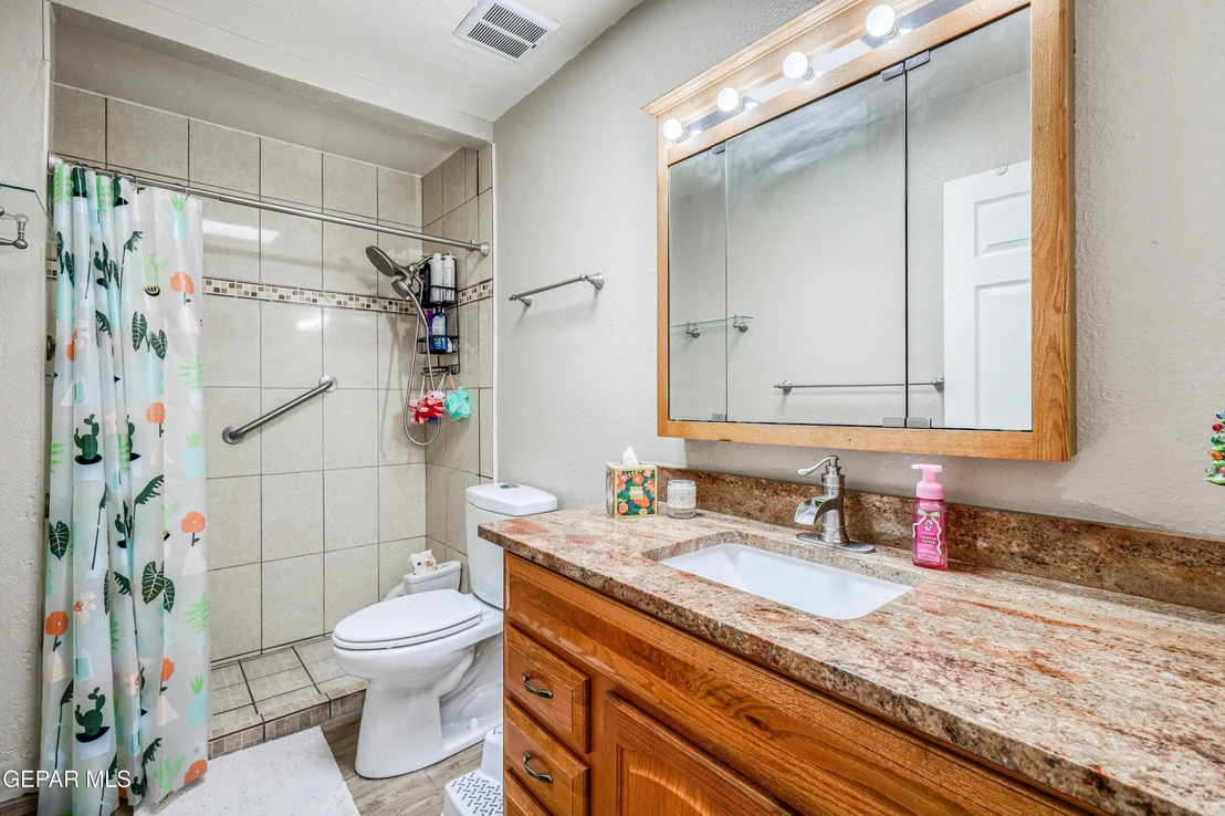 Photo of 708 SOMERSET Drive