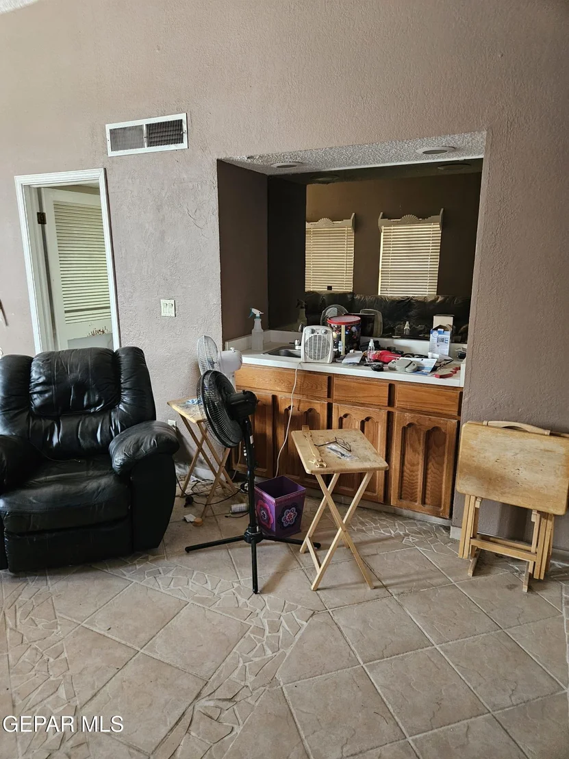 Photo of 704 ESPOLON Drive