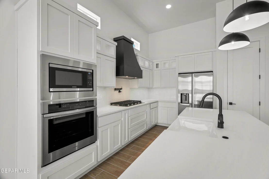 Photo of 15052 Laura Lane
